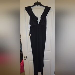 Lulu's Classic Black Straight Leg Sleeveless Jumpsuit Size Medium NWT